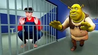 Escapando de la prisi&oacute;n de SHREK...