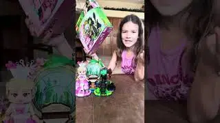 @TheLegoKids02  Elphaba & Glinda Figures- 75682