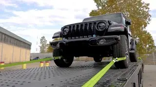 VULCAN Complete Axle Strap Tie Down Kit with Wire Hook Ratchet Straps - High-Viz