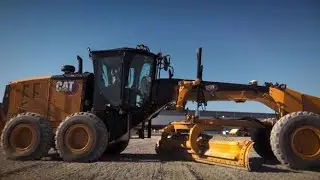 Cat GRADE with 3D for Motor Graders &ndash; Integrated Mastless Technology