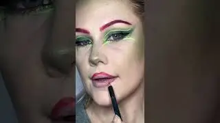 Last min halloween makeup - Poison Ivy 🌿 pt 3 #halloweenmakeuptutorial #halloweenmakeup #lastmincost