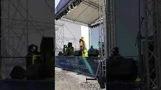 Ondrei! Переодевайся, мы тебя узнали!