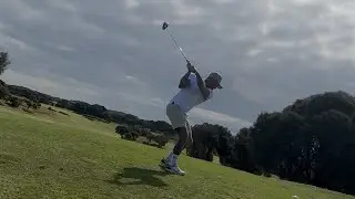 Playing a couple holes at the dunes golf course#golf #golfclub #australia #onehandedmode #golfer 