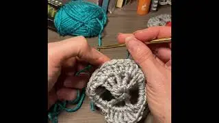 Crocheted skull granny square video tutorial. I’m new to the YouTube world, hope this works;-)