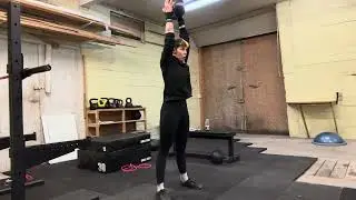 Knäböj med OH press (med ball)