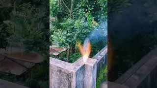 Sodium reaction with water explosion