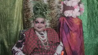Queen Size Kiki - Drag Queen Becca D'Bus kikis about Young Gay Men!