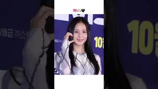#JISOO на VIP-премьере фильма &laquo;Первая поездка&raquo;🩵#kimjisoo @sooyaaa__ @official_BLISSOO