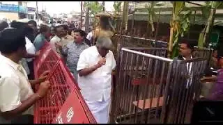 revanna visit chamundi betta