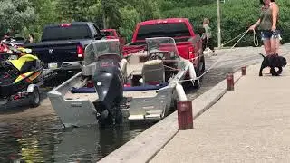 Chaos at the boat launch ramp - Toronto free public launch (Chit Show)