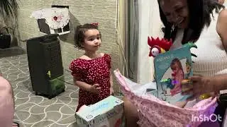 Natal 2025 - Papai Noel trouxe os presentes de Natal.