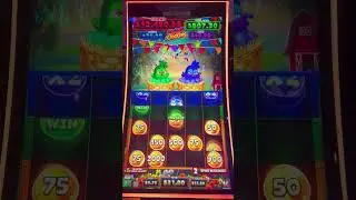 Gotta love slots🍀🍀🍀 please like and subscribe 👍crazy chickens 