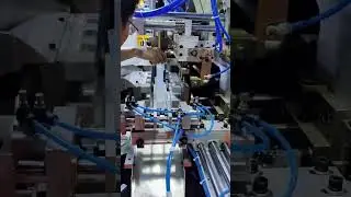 This blow molding machine produces cutting blade box with rotary trimmer #blowmoldingmachine
