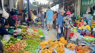 Early Morning Market in Phnom Penh, Cambodian Routines Food & Daily People Lifestyle 2025