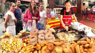 Best Cambodian SREET FOOD Tour 2025 - Delicious Khmer Fried Cake, Banana, Potato, Char Kvay & More