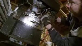 3. Установите воспламенитель в пеллетный котел Harman PB-105.