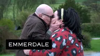 Emmerdale - Paddy Tells Mandy He Loves Her