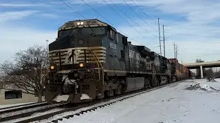 Norfolk Southern Freight Trains Around Columbus, Ohio Featuring NS 8100 | Late December 2022