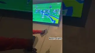 This guy hates when people comes in his room when @ChicagoBears play #bears #nfl #viral #shorts