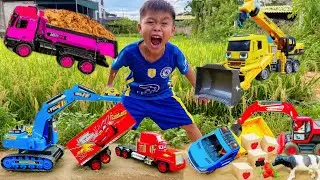 Em tu bi đập hộp xe ben chở 5 tấn c&aacute;t giải cứu xe lu bị lật giữa rừng, m&aacute;y x&uacute;c xe cẩu cứu con b&ograve;