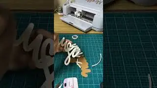 Mira lo f&aacute;cil que es hacer un cake topper para este San Valentin con Cricut y Luisa Clark #maker3