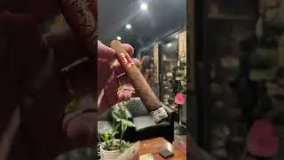 The new Micallef Red, another nice budget cigar #cigarreviews