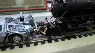 BTTF 3 HO Scale  Train TYCO 4-6-0v2 #131 & DeloreanV2 