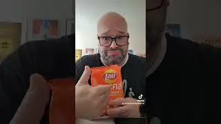 American Dad trying snacks from Thailand 🇹🇭: SPICY LOBSTER 🦞 CHIPS!!!