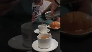 Chai, bun maska aur Hyderabad ka mood &mdash; only at Nilofer ☕💛#hyderabad #nilofer #viral