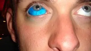 TATUAGEM NO OLHO - A NOVA MODA MUNDIAL