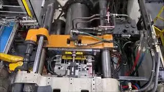 Ref#28145- 500 Ton Cincinnati Milacron Injection Molding Machine