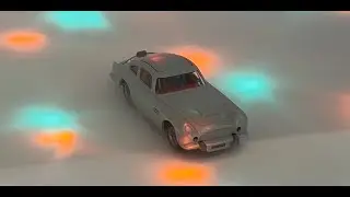 Распаковка и демонстрация модели Corgi James Bond Aston Martin DB5 Goldfinger в масштабе 1:43, цв...