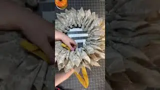 How to Make a Fall Wreath | #shorts #julieswreathboutique #wreathmaking  #falldecor