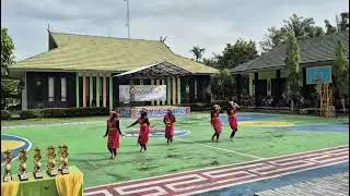 Kakak(tari tor tor) 