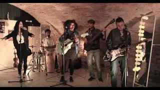 Dans le même sac - Les poches vides (CLIP OFFICIEL) + Strange Day