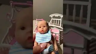 preparando a la mini beb&eacute; de silicona TIERNOS CUIDADOS PARA DESCANSAR