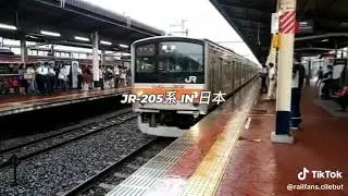 Beda jauh banget anjir #jr205series #japanrailway 