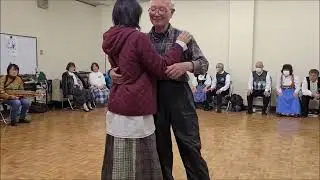 20231029 Dansinstruktion i Komoro