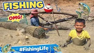 Amazing Mud Fishing 🐟 | Kids & Family Catching Fish in the River 😲🔥