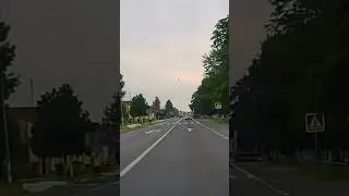 The driver makes a prohibited overtaking at the intersection #shorts #dangerous #driving #shortvideo
