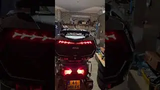 GIVI V58 MAXIA 5 met remlicht en richtingaanwijzer set.