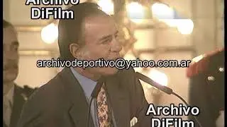 El Presidente Carlos Menem entrega becas 1996 UG-1731 - DiFilm