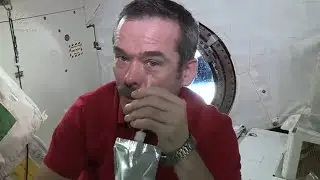 Можно ли плакать в космосе? Странная наука о слезах в невесомости!