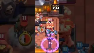 That surprising first aggressive push 💥 never let them expect your next move! Clash Royale - Ariez
