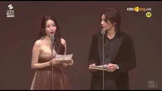 [ENG] Kim Jaeyoung asked Sowon how she felt when she presented an award