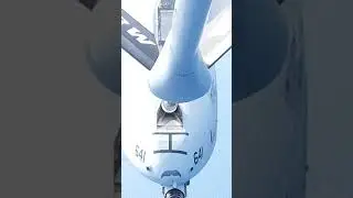 128 ARW refueling a A10 Warthog