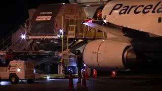 A Night With ZK-PAQ Parcelair 737-400 At Palmerston North
