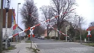 Spoorwegovergang Halberstadt (D) // Railroad crossing // Bahn&uuml;bergang