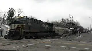 NORFOLK SOUTHERN GE AC44C6M Northbound Manifest Mix Freight