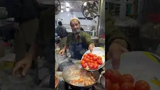 Peshawar&rsquo;s Night Food King Sheikh Baba G&rsquo;s Authentic Shinwari Chicken Karahi | Food Diaries X